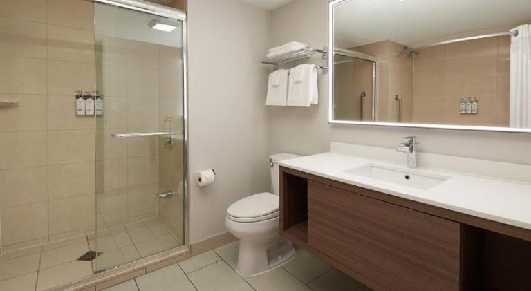 Holiday Inn & Suites Montreal Airport by IHG — photo 2