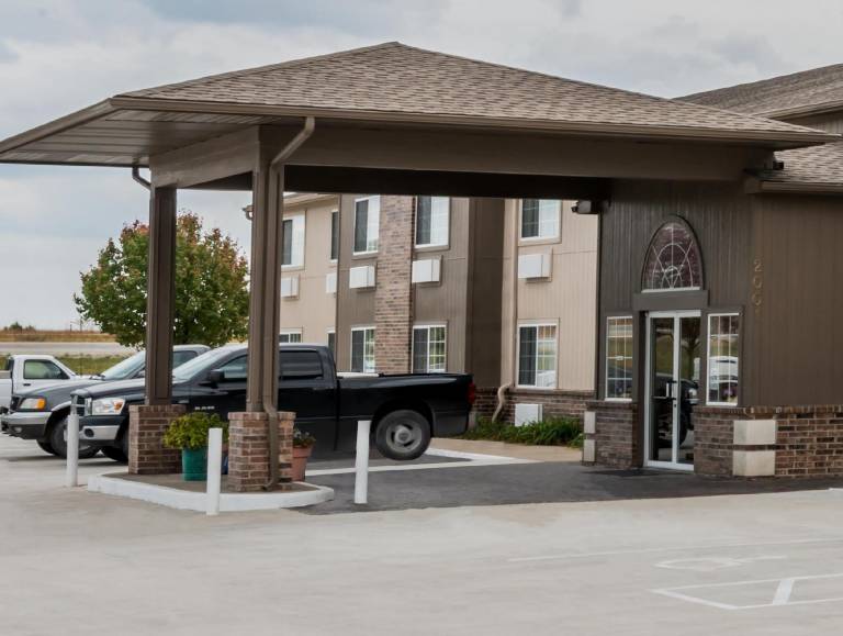 Super 8 by Wyndham Gardner in Olathe, KS