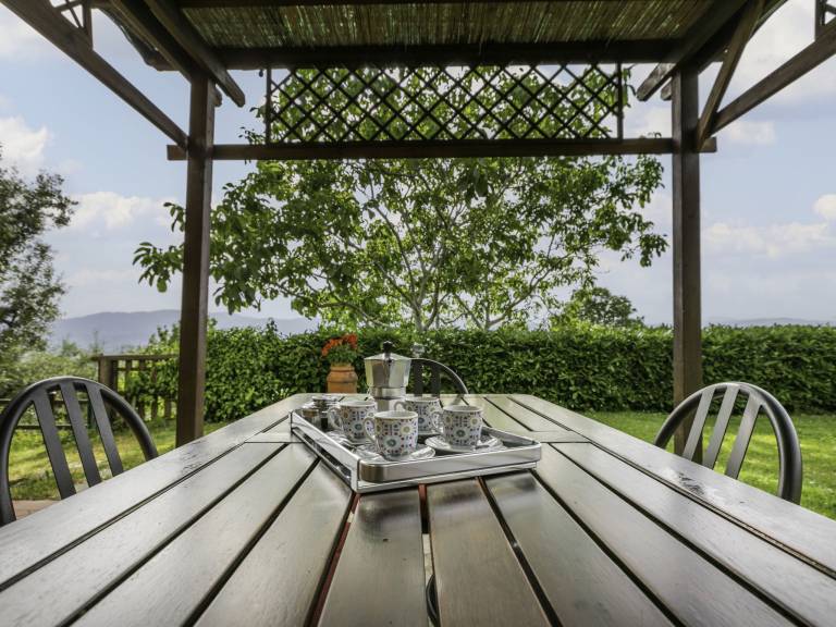 Vacation home with grill, pool & patio — photo 3