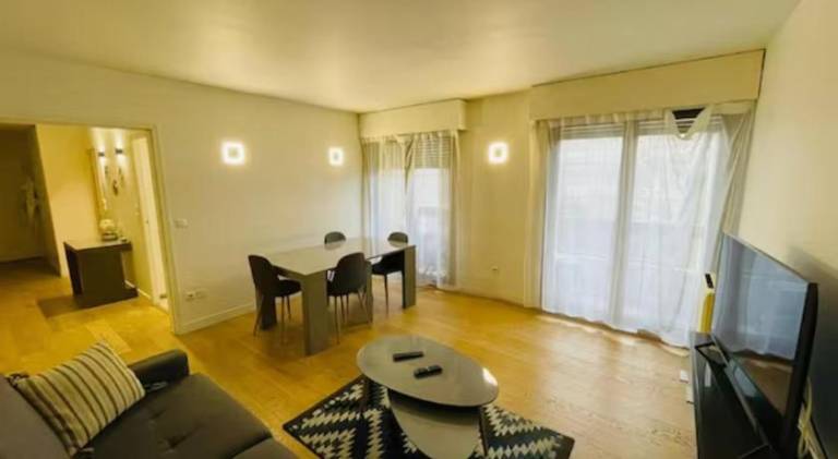 Pleasant apartment | Dogs allowed in Courbevoie
