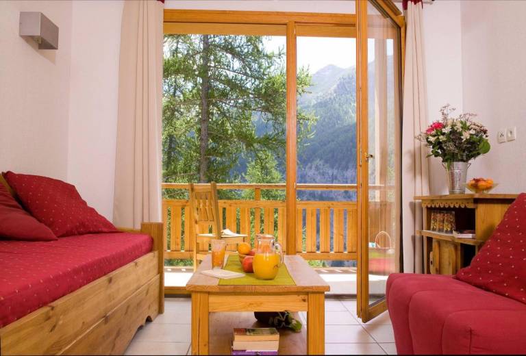 50m from shops, swimming pool, balcony, 32m², Les Orres — photo 3