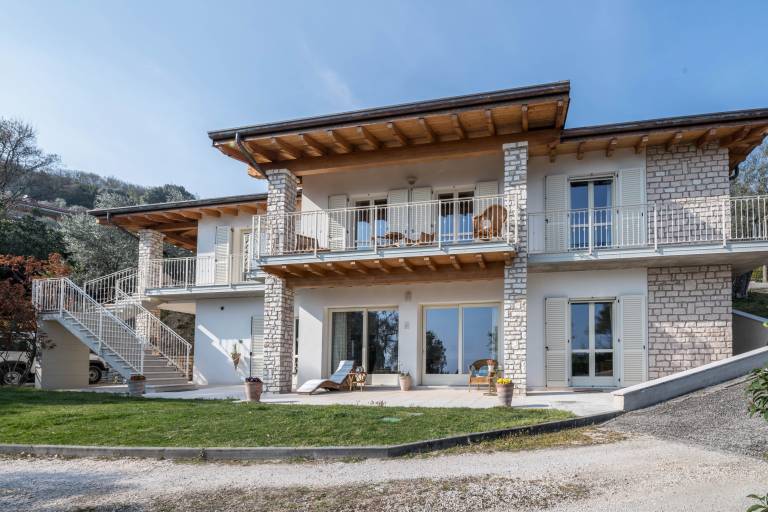 Modern and Elegant with Lake View - Apartment Villa degli Ulivi — photo 3