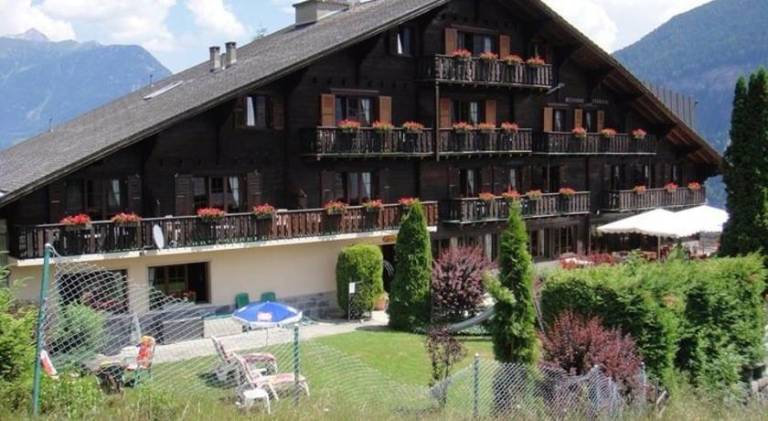 B & B Hotel Aux Mille Etoiles