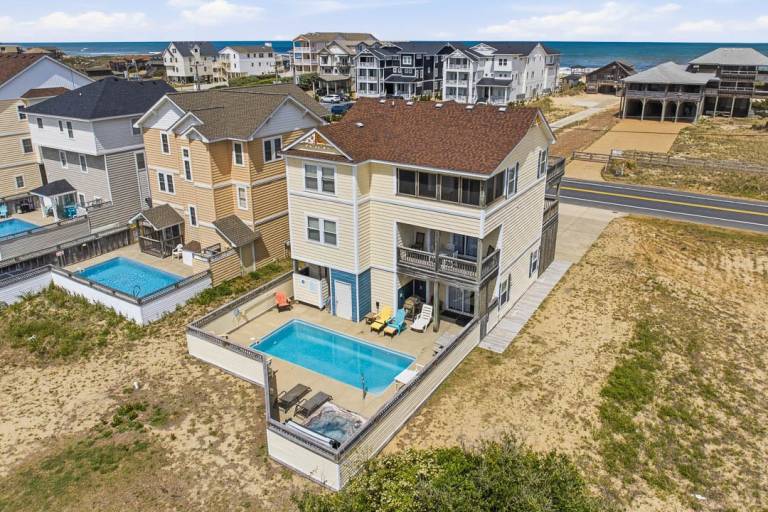 Sandy Toes 499 ft from the beach Dog Friendly, Private Pool, Hot Tub Kill Devil Hills in Kill Devil Hills, NC