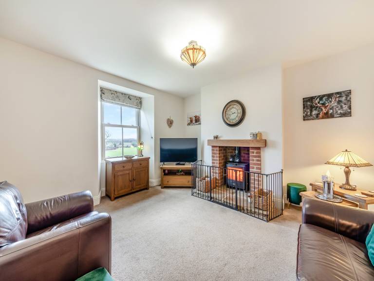 Family-friendly pleasant cottage with jacuzzi, grill & garden | River view | Pets are welcome — photo 2