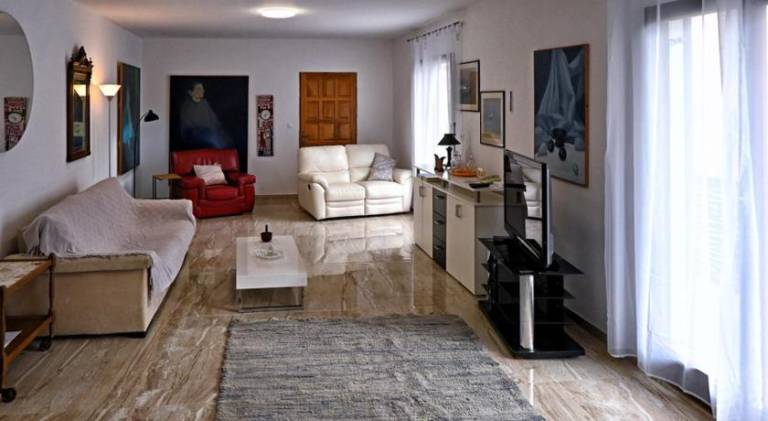 Apartment with yard, terrace & barbeque | Good for workation | Pets allowed — photo 2