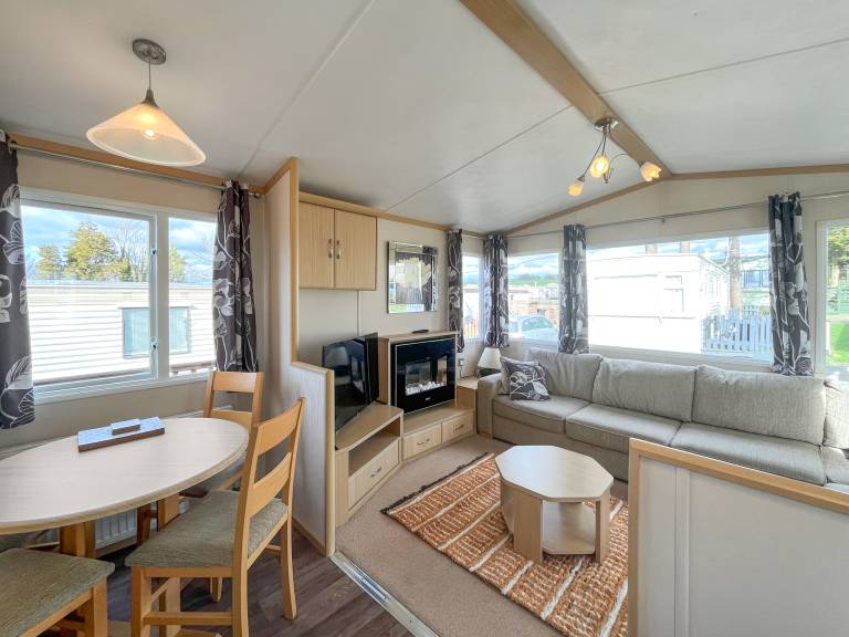 Cottage with yard | River view — photo 4