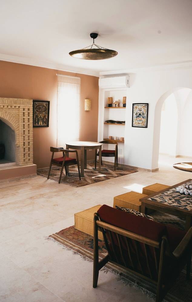 Accommodation Aghir