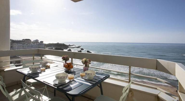 Rental apartment with heated pool in Bidart