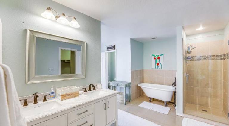 353 m&sup2; Ferienhaus