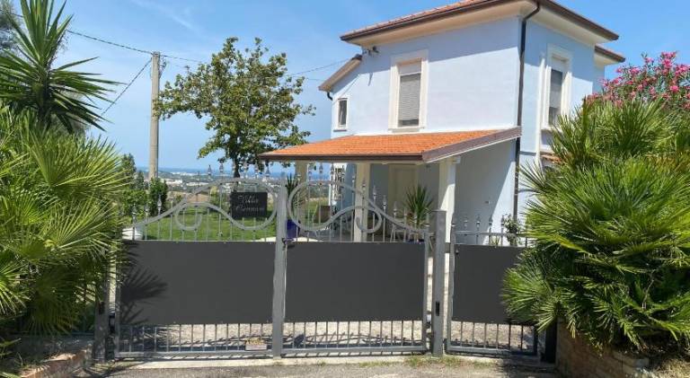 Villa with yard, terrace & grill | Perfect for remote work | Pets are welcome in Cattolica