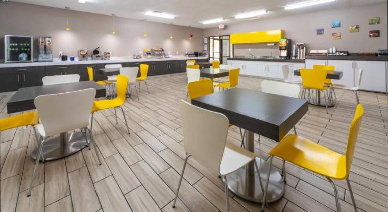 BridgePointe Inn & Suites by BPhotels, Council Bluffs, Omaha Area — photo 2