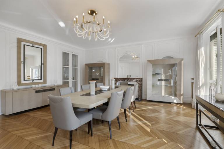 Luxury 5 Bed Residence - Opposite Arc de Triomphe — photo 2