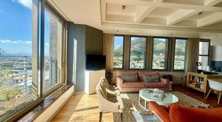 Children-friendly beautiful rental apartment with pool & patio | Next to Bo-Kaap | Pet-friendly — photo 2