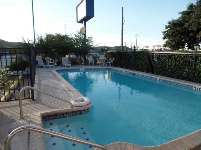 Lone Star Inn Kerrville/Fredericksburg — photo 5