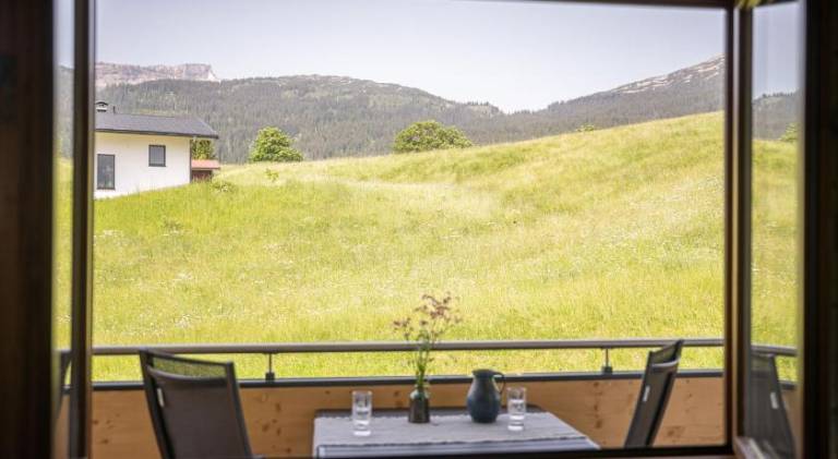Apartment with patio — photo 5