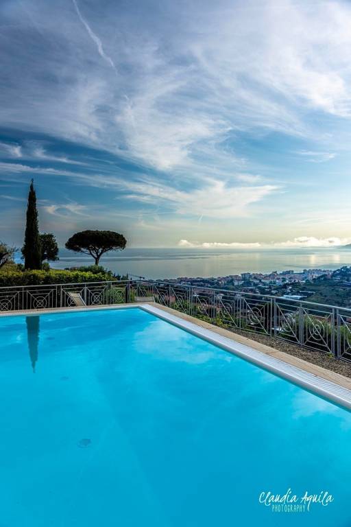 Villa  Vallecrosia