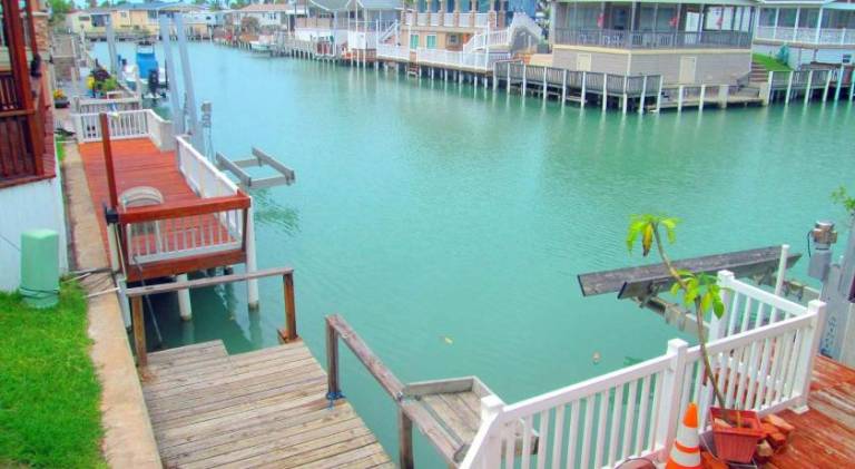 House with jacuzzi & pool | Pets allowed — photo 3