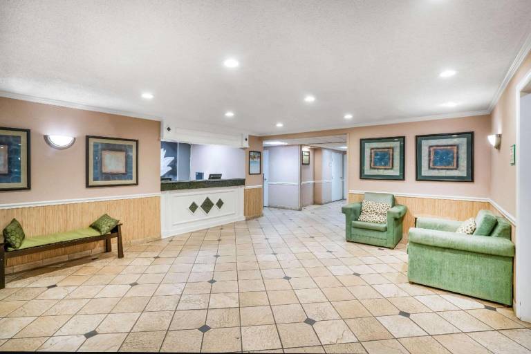 La Quinta Inn & Suites by Wyndham Nashville Franklin — photo 3