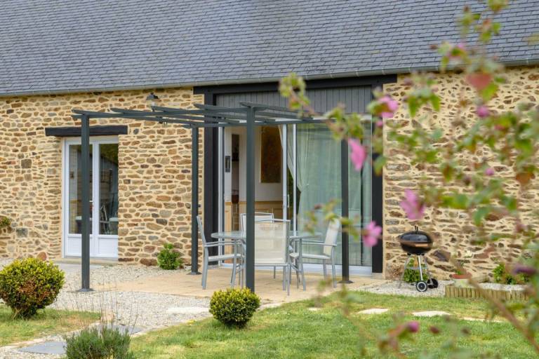 Gite with terrace, grill & garden — photo 3