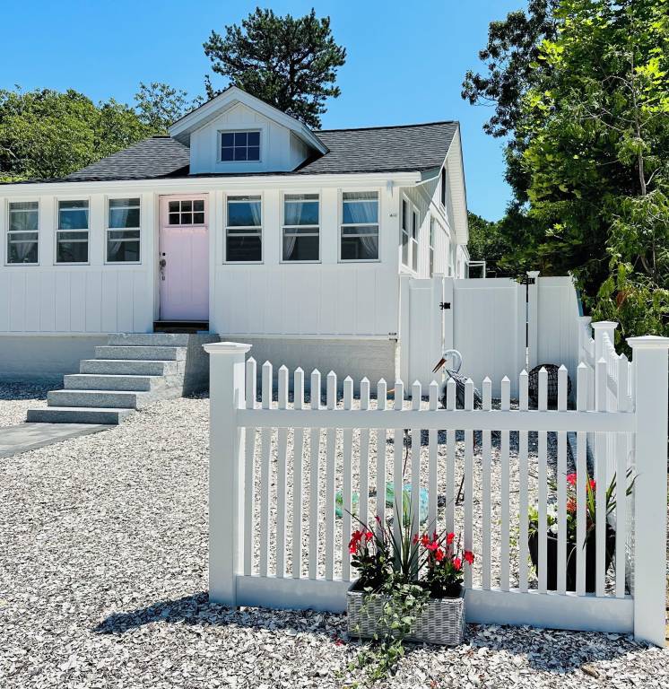 House Plymouth