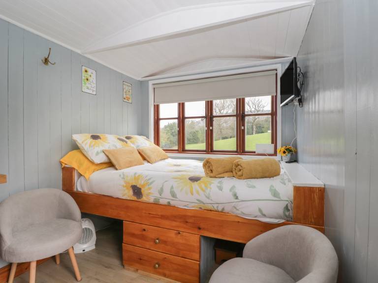 Family-friendly wonderful cottage with barbeque & yard | Pets allowed — photo 4