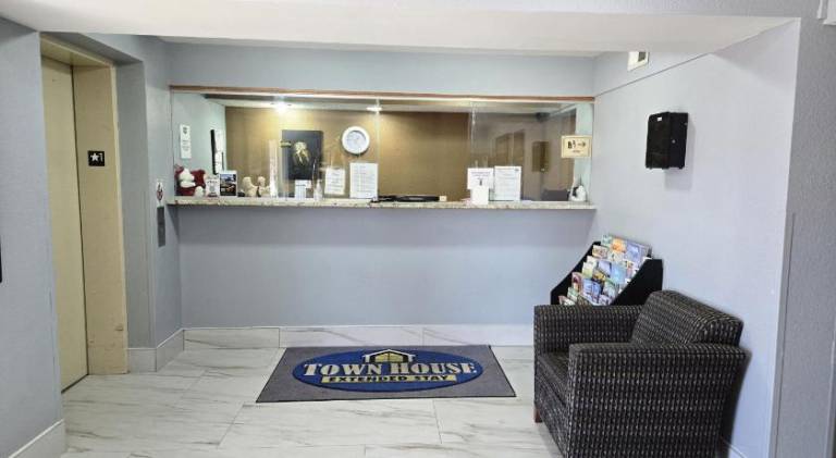 TownHouse Extended Stay Hotel Downtown — photo 3