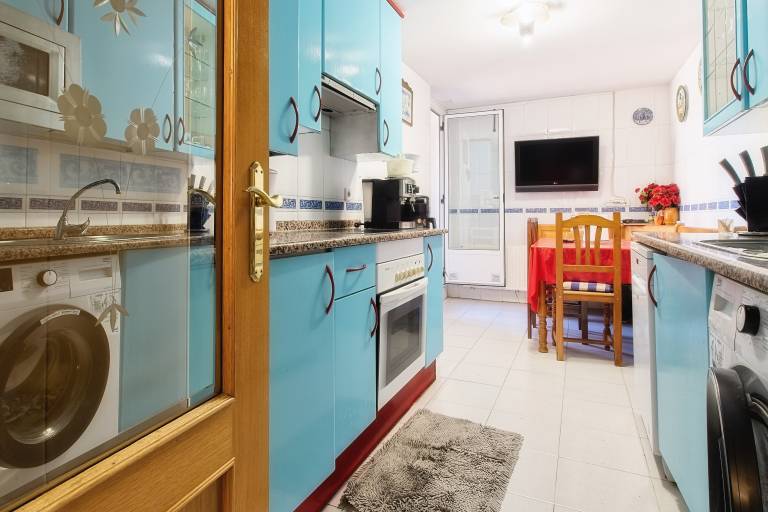 Fully equipped vacation home with fast internet, yard & patio | City view | Suitable for remote work | Dogs allowed — photo 4