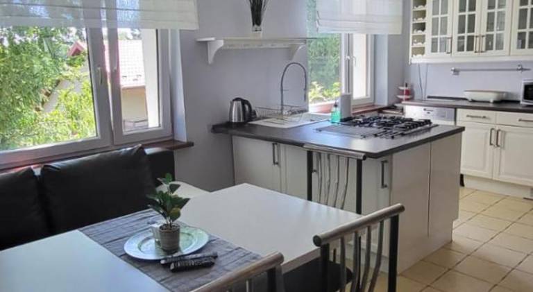 Serviced apartment with garden, patio & pool — photo 5