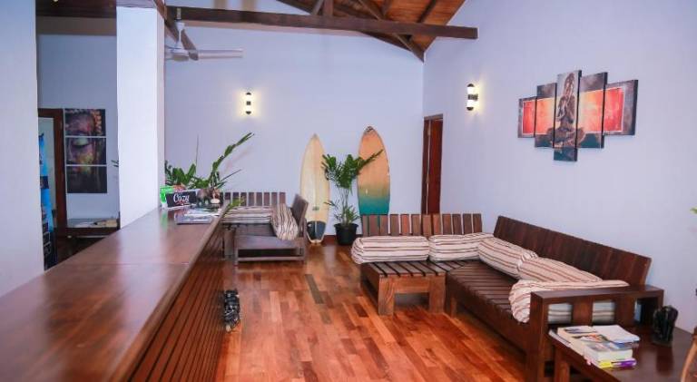 Apartment with barbeque, patio & garden — photo 3