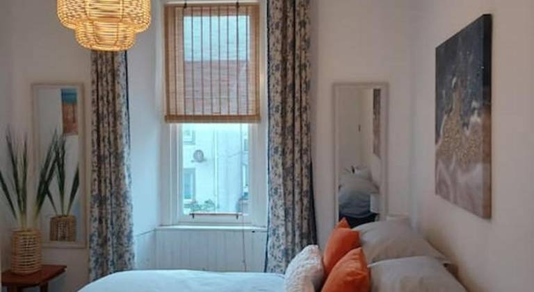 Rental apartment with 1 room for 2 persons in Dundee