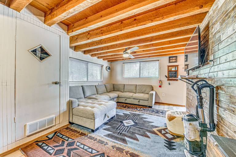 < 1 Mi to Grindstone Lake: Cabin w/ Large Yard! — photo 4