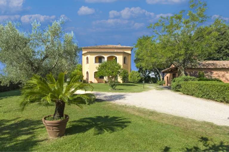 Villa with private pool, garden & grill — photo 4