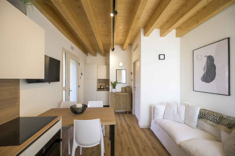 Holiday apartment with terrace & yard — photo 3
