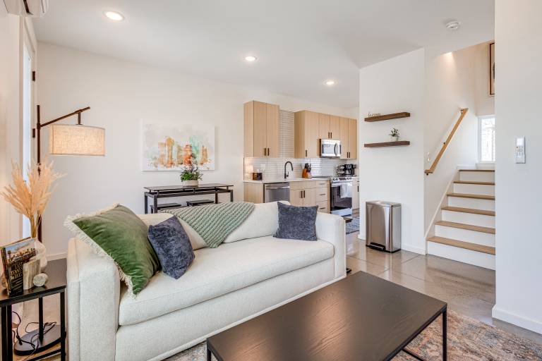 2 Mi to Dtwn Modern Townhome in Knoxville