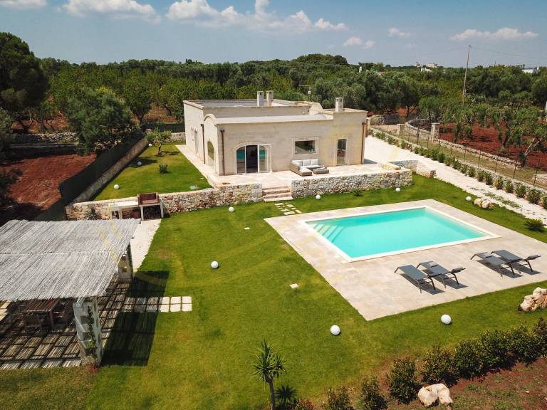 Family-oriented house with private pool, yard & patio | Garden view | Pets allowed in Ostuni