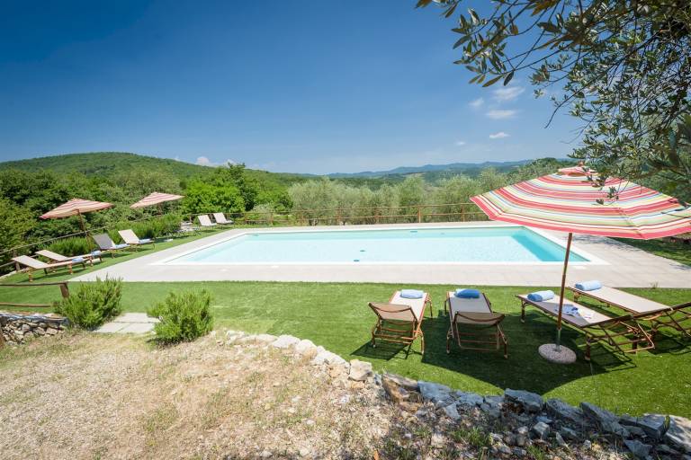 Fully equipped big villa with yard, barbeque & private pool | Perfect for remote work | Pet-friendly — photo 3