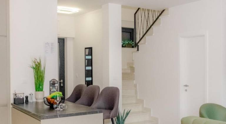 Villa with pool — photo 5