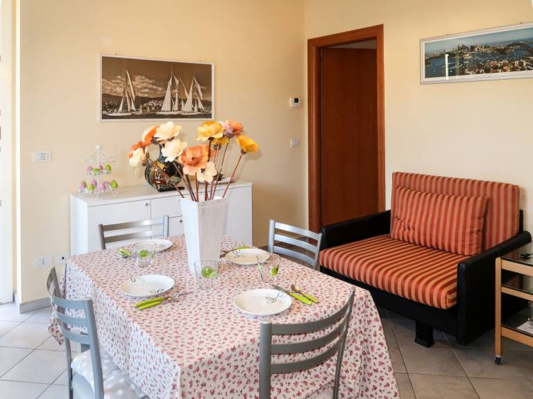 Rental apartment with patio, garden & barbeque — photo 3
