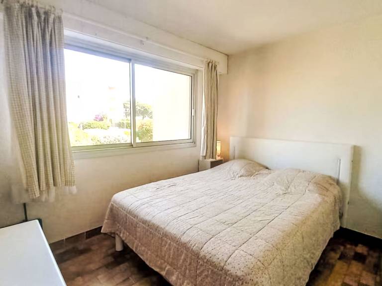Child-friendly pleasant rental apartment with garden & pool | Sea view | Next to the beach | Dogs allowed — photo 5