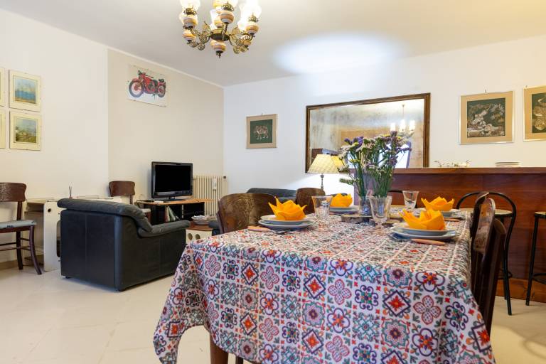 Rental apartment with terrace, barbeque & yard — photo 5