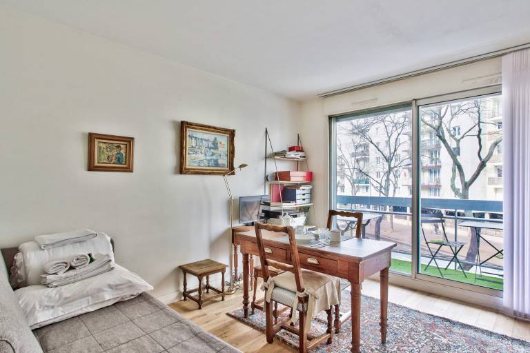 Studio flat  Vanves