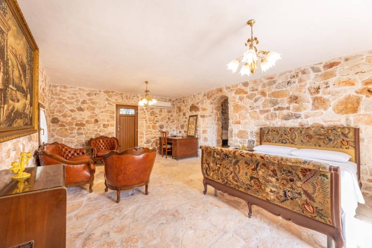 Charming house with garden, BBQ & private pool | Dogs allowed — photo 3