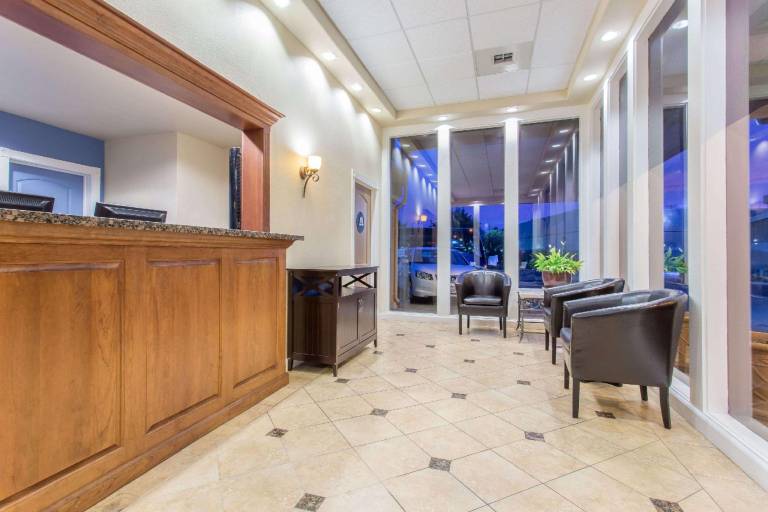 Days Inn by Wyndham Modesto — photo 3