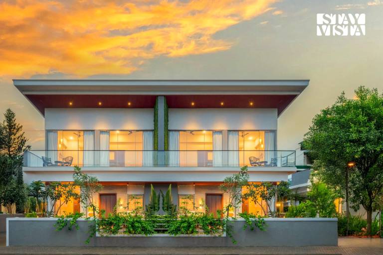232 m&sup2; Villa