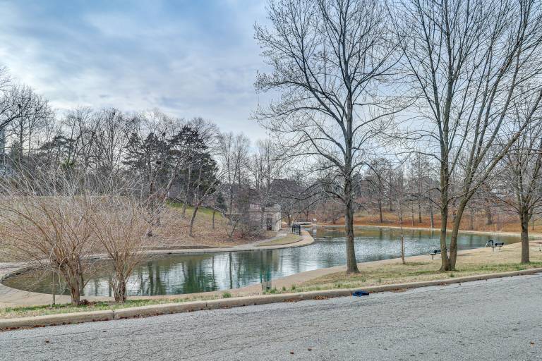 Lakeside Clifton Heights Home Near Forest Park — photo 3