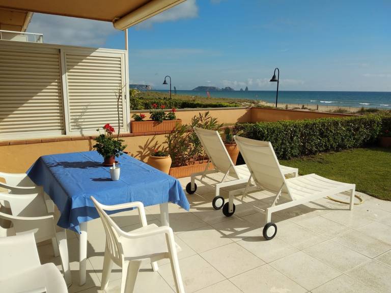 Apartment with garden, pool & terrace in Begur