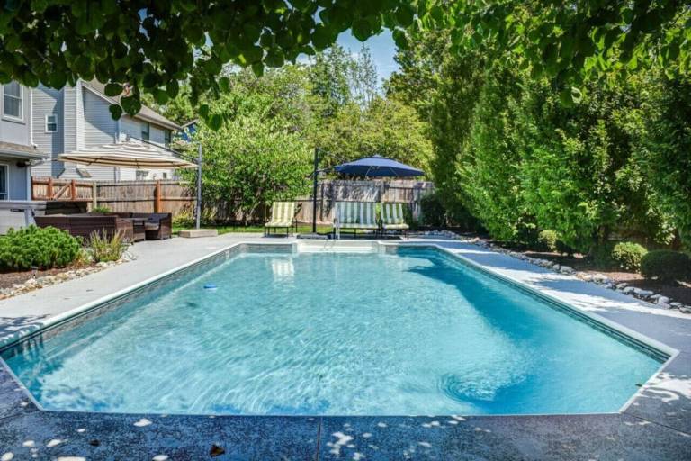 House  Brentwood East