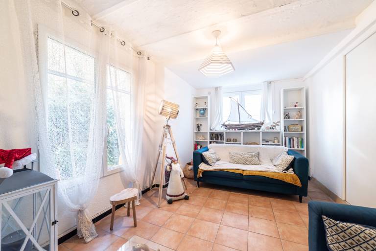 Villa with BBQ, garden & patio in Canet-en-Roussillon