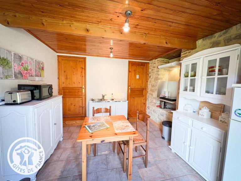 Beautiful gite with patio, garden & barbecue | Dogs allowed — photo 4